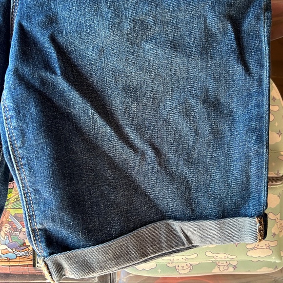 Old Navy Medium Wash Jean Shorts High Rise Bermuda Size 12 Women - Picture 7 of 9